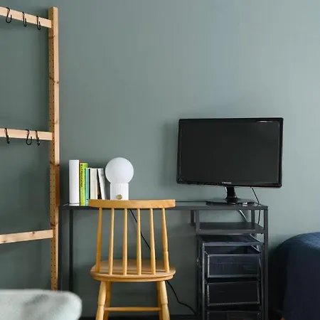 Apartment Hip Near Park And Center Helsinki